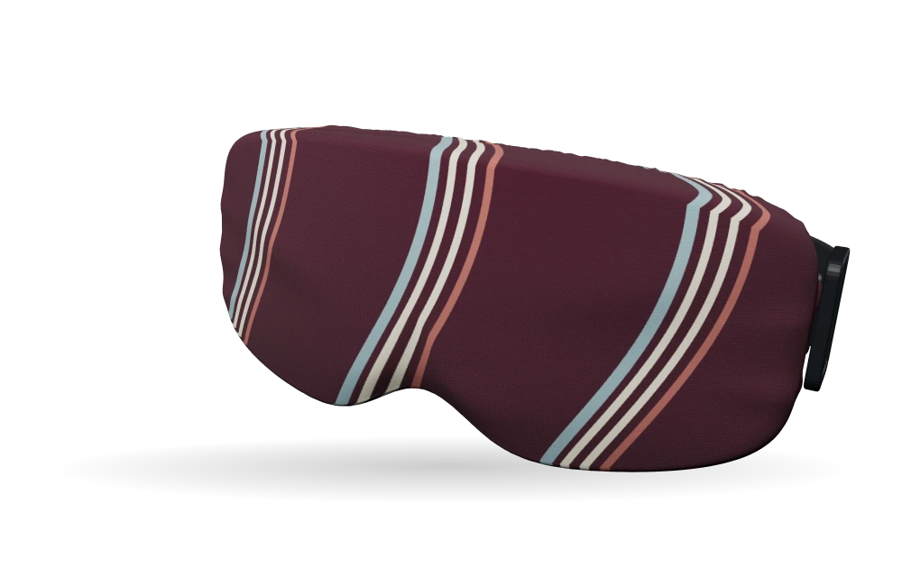 Slalom ’78 · Burgundy & ice op de skibrilhoes